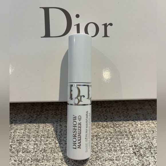 Dior Vanity Set - Dior Makeup bag, Dior Addict Lipglow & Dior Show 4D Maximizer - Picture 7 of 16